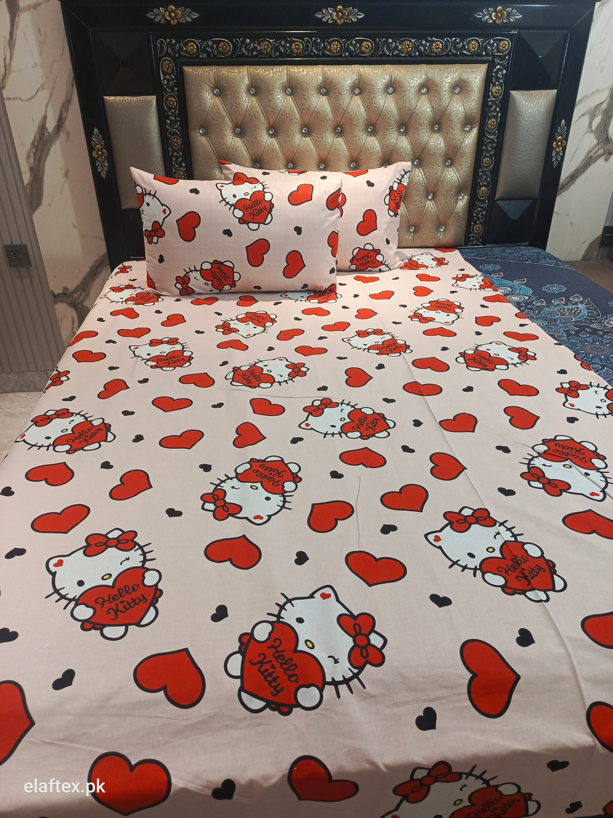 Hello Kitty Hearts All over Cotton Bedsheets