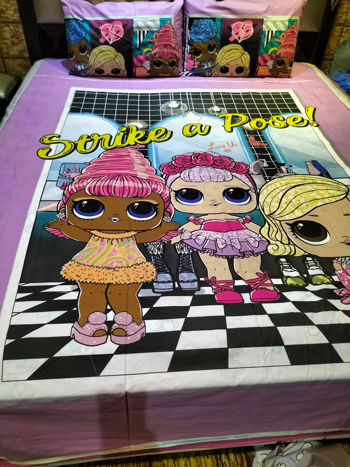 Strike A Pose Doll Double Bedsheet