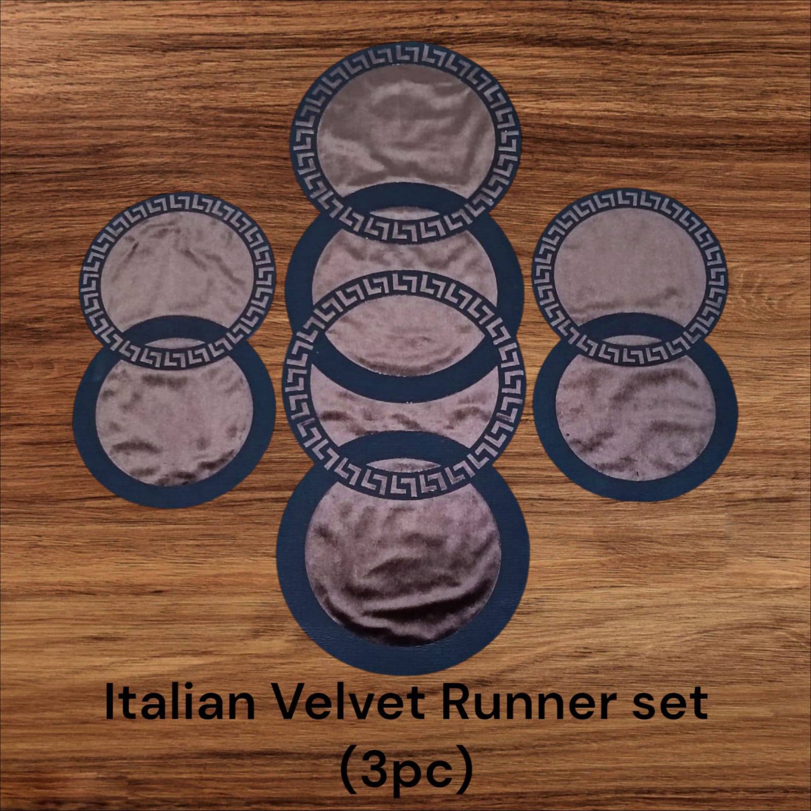 Versacci Circle Centre Table Runner with 2 Matts